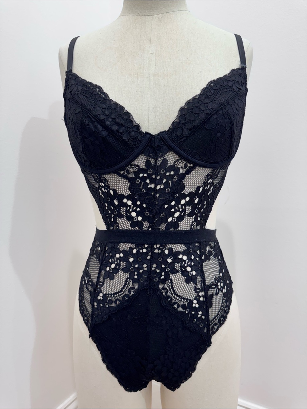Black Lace Bodysuit (no snaps) F21 Nylon Sz M NEW